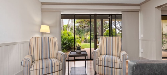 Cozy island getaway with access to pool, hot tub, & private washer/dryer