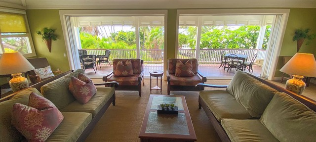 Gorgeous 3br Kekaha Beachfront Home for 6!