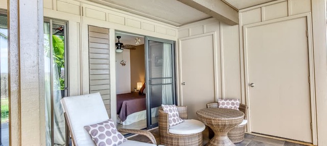 Ground-Floor Condo w/Ocean View, Lanai, Shared Pool/Hot Tub - Walk to Beach