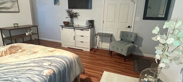 Private Studio, 10 min walk to Hakalau Beach, Hamakau Coast. 15 min to Honoli'i