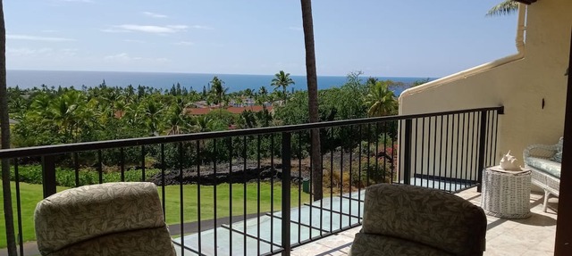 2 Story top level AC unit 2 bdrms w/Large Loft with 2 twin beds & bathrm SUNSETS
