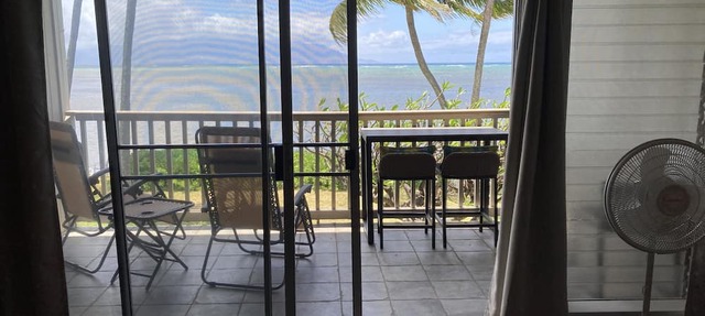 Oceanfront, AC!, king bed, kayaks, pickleball, and beach stuff all included!