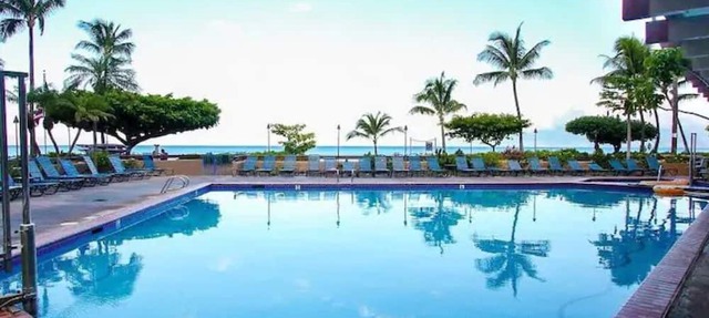 Lahaina Beach Front Resort 3 Bed Sleeps 8