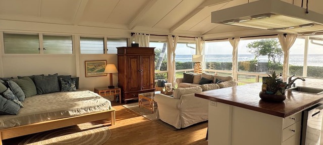 Hawaii Beach Retreat- Sand, Surf, Pineapples and Paradise