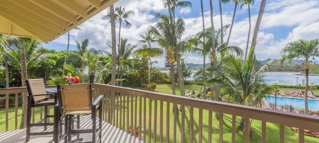 Modern Luxury Renovated Ocean View Condo - Steps to the beach with Pool and A/C