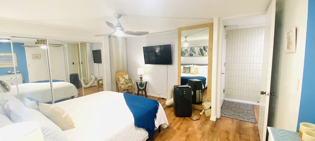 Pheapie Beach Retreat, Beachfront, W/Air Conditioner, Large Lanai