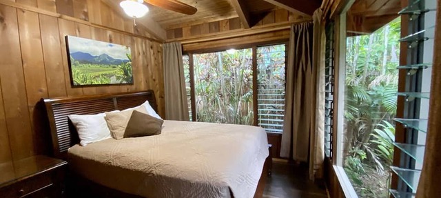 Traditional Hawaiian House - Walk to Tunnels Beach