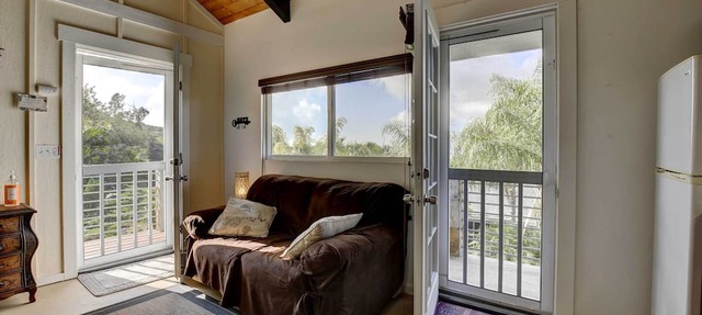 Cozy Kona Coast Apt w/Lanai ~ 8 Miles to Beach!