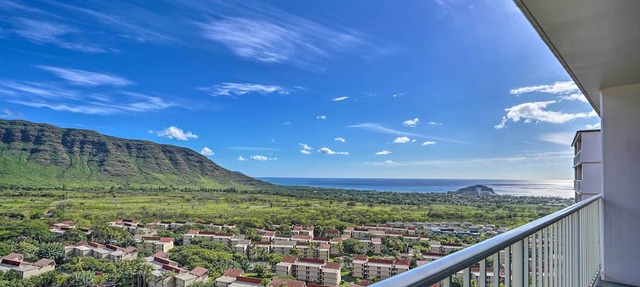 Lush Condo w/Community Pool, 1 Mi to Beach!