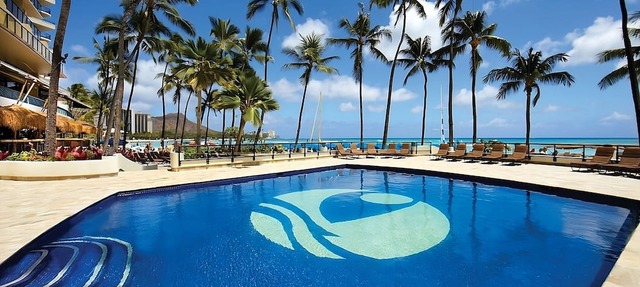 On Beautiful Waikiki Beach! Pool, Spa, 3 On-Site Restaurants, Water Activities