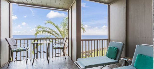 Direct Oceanfront Maui Studio,Romantic,Breathtaking View from Huge Private Lanai