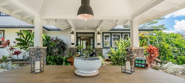 Featured on Staycation TV Stunning Modern Home Surrounded by Nature
