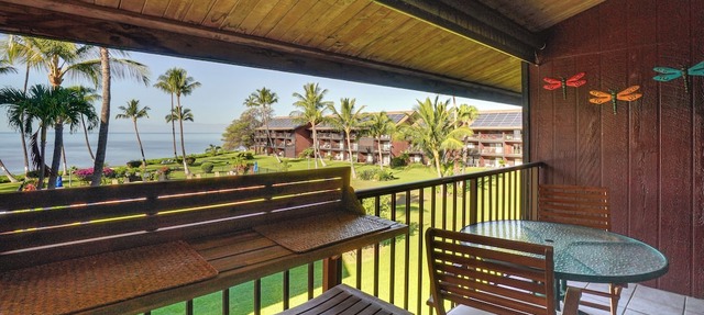 Molokai Island Loft: Lanai, Pool + Walk to Beach!
