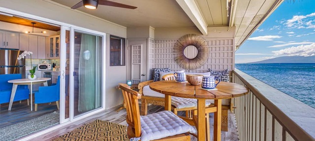 Chic Island Living overlooking ocean-Pohailani 210-Comfy Lanai daybed-Cold AC