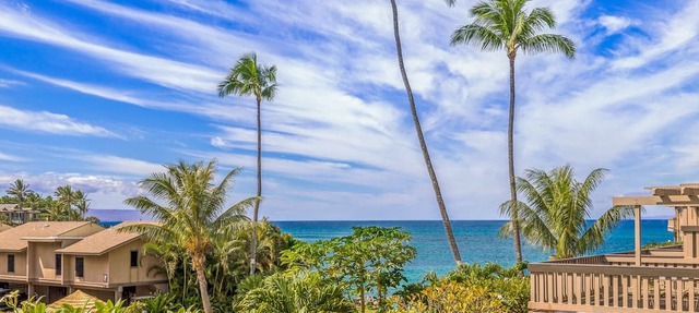Spacious Kahana Sunset C5 Condo with Ocean Views AC, Pool & Beach Access