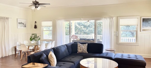 Hale Laniakea ~ 4 BR Modern Island Escape w AC