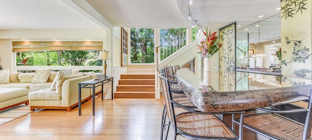 Napili Maui Paradise Getaway – 5BR Home for 14 with Ocean View