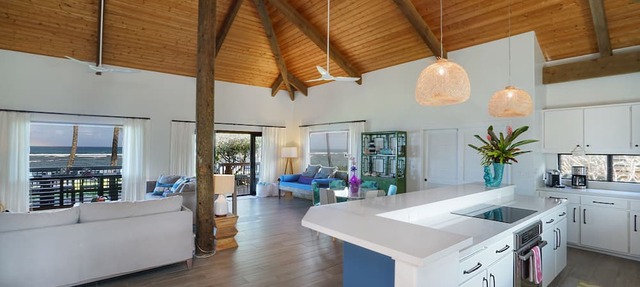 Contemporary Hawaii Living, Calm North Shore Beach