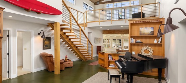 Kahala Seaside: Beautiful Nautical-Themed Home w/AC, Yard, Private Pool & Spa!
