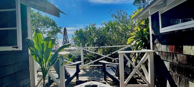 Romantic Cottage, Stunning Ocean Views, Whales are jumping!