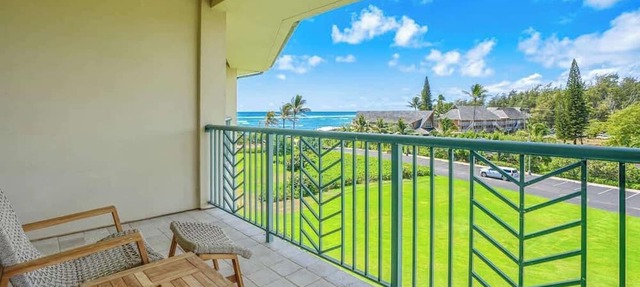 G401 - Top Floor Ocean View Corner Suite - Extra Large Floor Plan in Kapaa w AC!