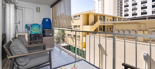 Oh-So-Close to Waikiki Beach Condo