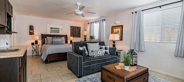 Hilo Shangrila - Oceanfront, Pool and Hot Tub Private Vacation Rental