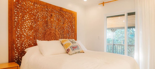 3 Bedroom 3.5 Bathroom Ocean View House. A Short Walk To Paia Town & Beaches!