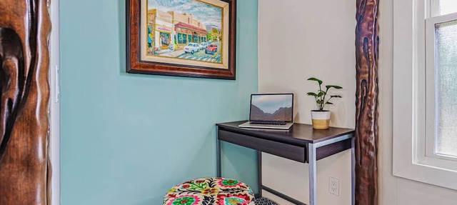 Newly Renovated Modern Cottage: Walk into Historic Wailuku Town!