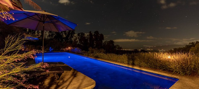 Rustic yet modern Upcountry retreat with breathtaking views!