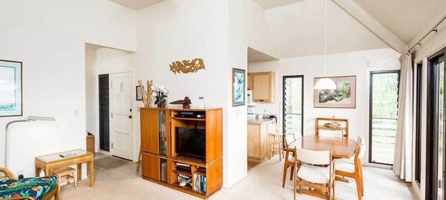 Ocean Edge Bliss w/Island Decor, Kitchen Ease, Lanai, Flat Screen, WiFi–Kaha Lani 327