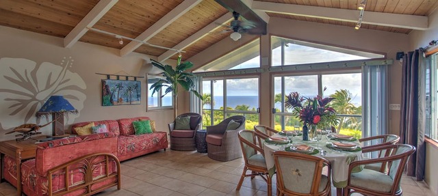 Ocean Bluff Home on Hamakua Coast - Hale Hamakua