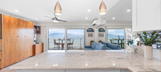 New Listing! Heart of Lahaina, an Oceanfront stay