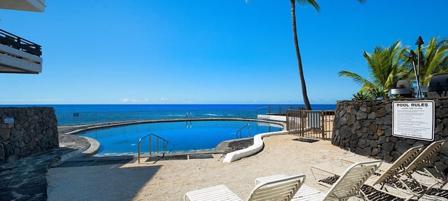 🏖️Kona Oceanview Condo w/Lanai + A/C | Casa 328