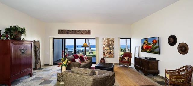 🏖️Oceanfront Kona Villa w/Huge Lanai, 2 King Suites & AC | Royal Sea Cliff 109