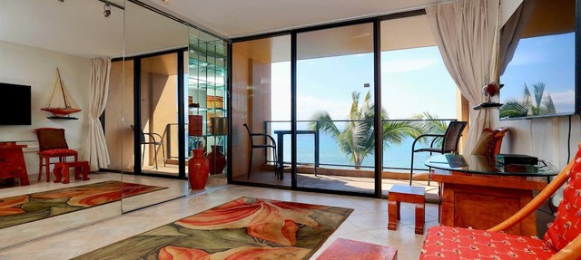 Direct Oceanfront View at Mahana Studio, King Bed - Kaanapali Next to Boardwalk