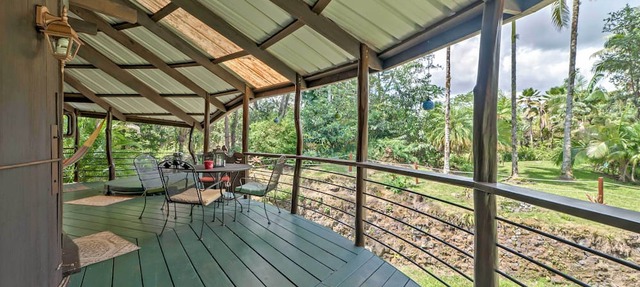 Tropical Cabana w/Deck, Hot Tub & Lush Scenery!