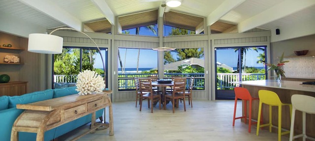 Hawaii Life - A/C and Steps to the Beach