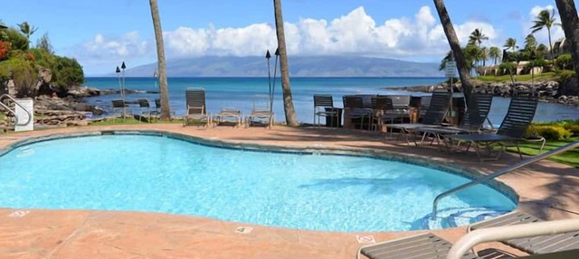 Old Hawaiian Feel with Oceanfront View