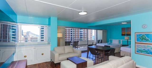 Experience luxury at Ilikai Tower - in the heart of Waikiki with stunning lagoon views.