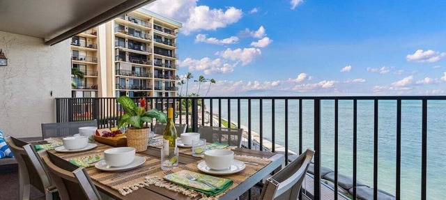 Hololani A204 Remodeled OceanFront 2BD Tropical GetawaMaui