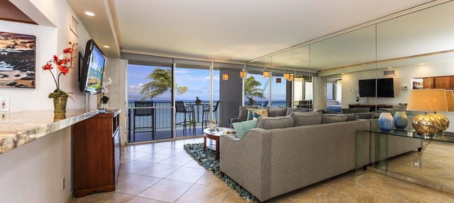 Modern Luxury OCEAN FRONT condo with Lanai & Molokai Views!-Royal Kahana 409