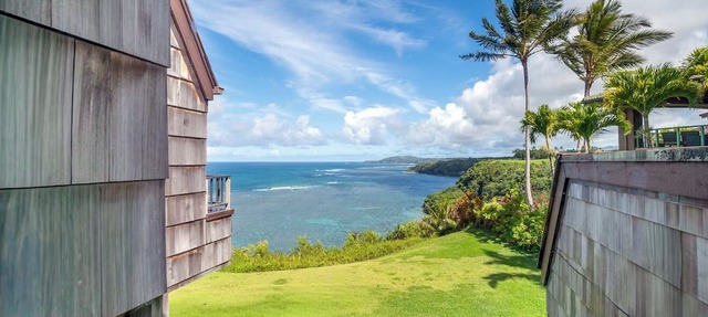 Lovely ground floor with oceanfront views, king bed, pool & more