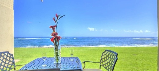 OCEANFRONT Ground Floor 2bd/2ba Unit with Amazing Ocean Views & A/C