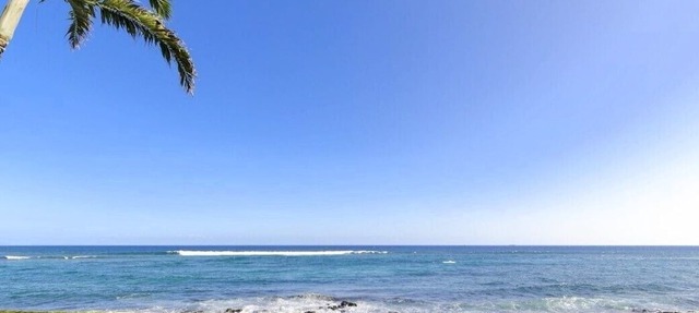 OCEANFRONT Ground Floor 2bd/2ba Unit with Amazing Ocean Views & A/C