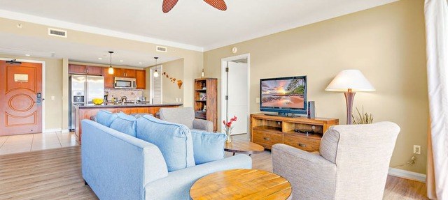 Maui Resort Rentals: Honua Kai - 4 Total Bedrooms, 5th floor Ocean AND West Maui Mountain Views