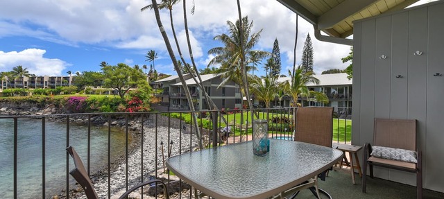 Breathtaking Cove Front Beauty in Napili