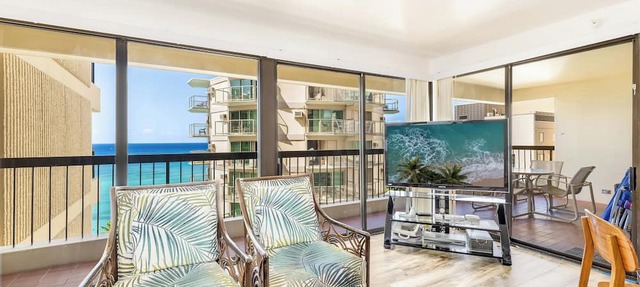 Ocean View Paradise Escape at Waikiki Beach Tower Near Shops & Restaurants