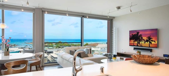 Luxurious Two bedroom Unit with Panoramic Ocean View in ONE Ala Moana