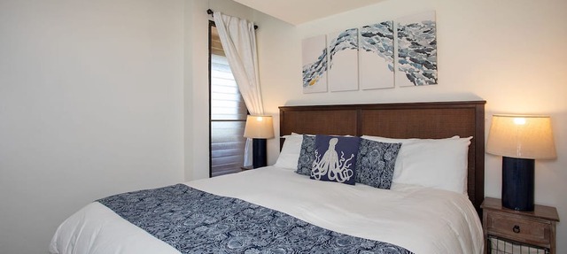 Oceanview, Air Conditioned, Centrally Located Maalaea Banyan Condo